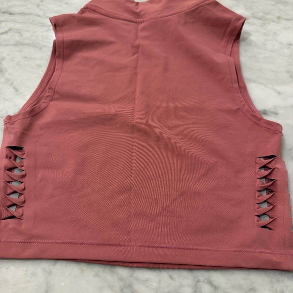 Nike workout crop top - Picture 1 of 6